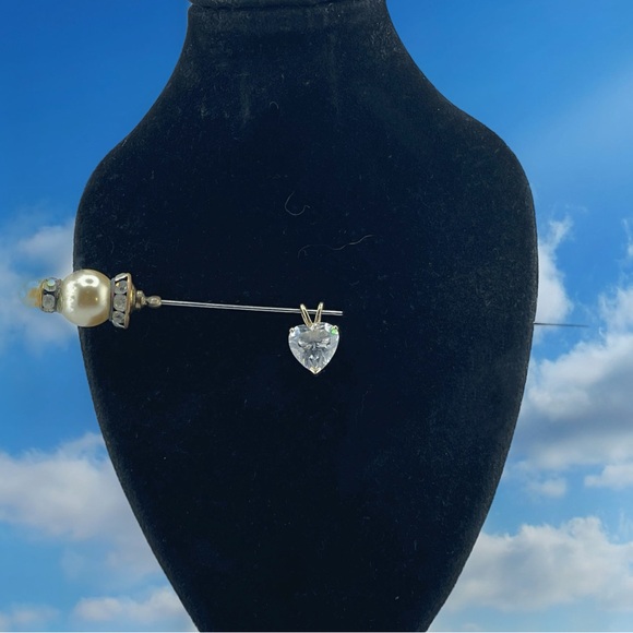 14K Yellow Gold CZ Solitaire Heart Cut Pendant - Picture 5 of 5